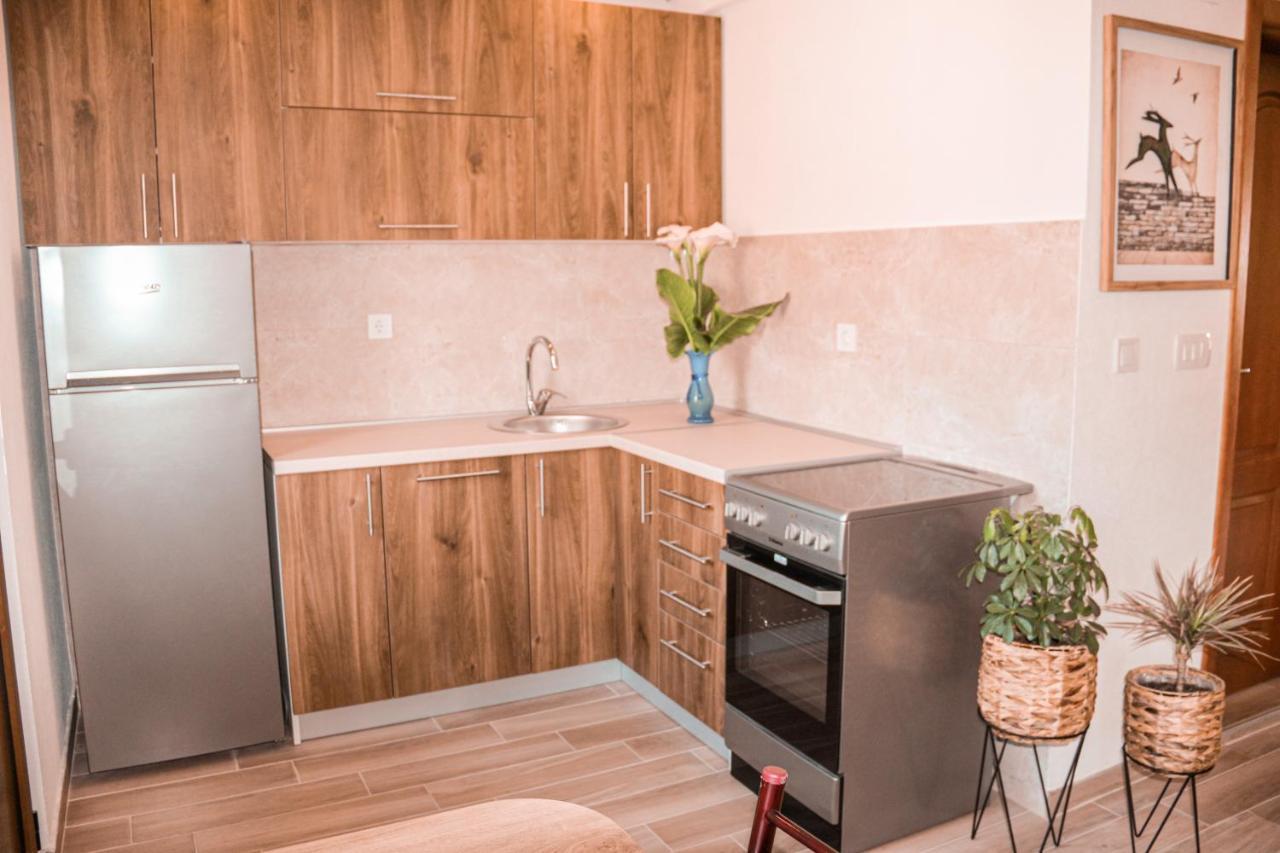 Apartmani Dumezic Bar Εξωτερικό φωτογραφία