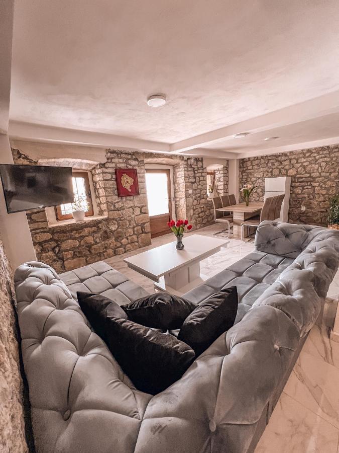 Apartmani Dumezic Bar Εξωτερικό φωτογραφία