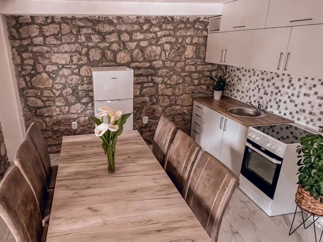 Apartmani Dumezic Bar Δωμάτιο φωτογραφία