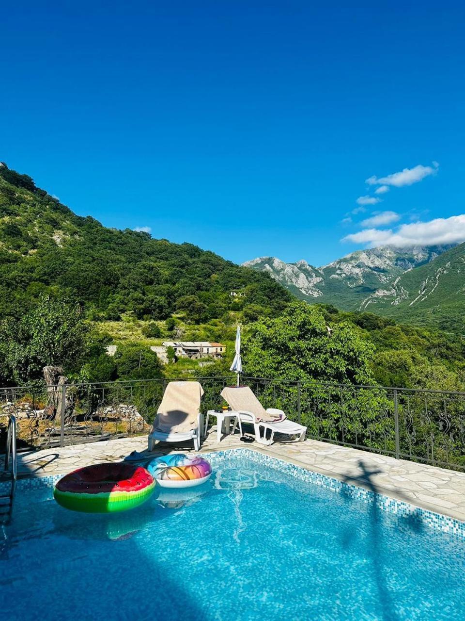 Apartmani Dumezic Bar Δωμάτιο φωτογραφία